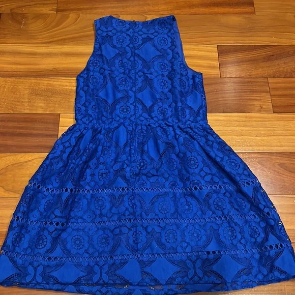 Greylin Yunis Lace Grommet Dress Gently Worn - Picture 5 of 5